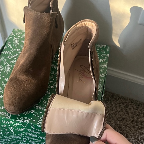 Blowfish Double Zipper Brown Suede Ankle Boots - Picture 2 of 3